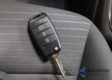 2018 Kia Forte Lx z USA, uszkodzony, nr VIN 3KPFL4A71JE173877